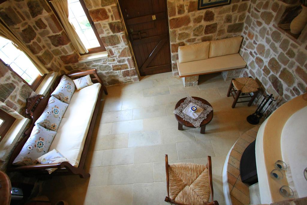 Lithos Traditional Guest Houses Ксерокампос Стая снимка