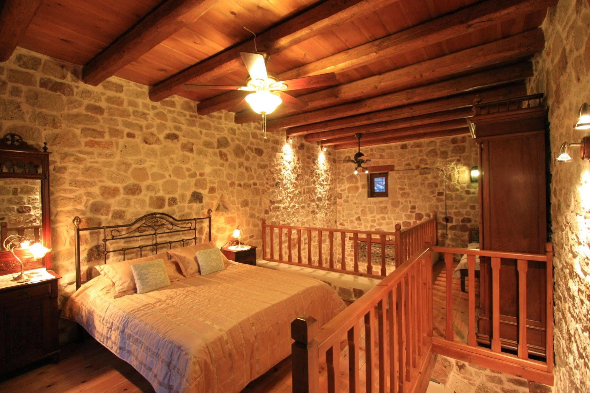 Lithos Traditional Guest Houses Ксерокампос Екстериор снимка
