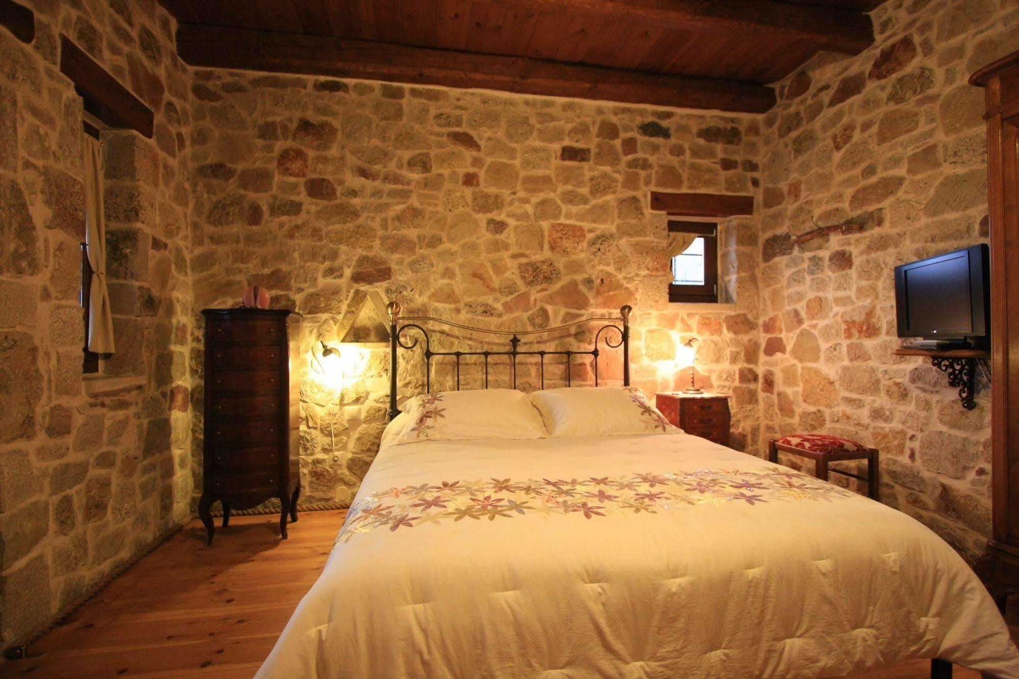 Lithos Traditional Guest Houses Ксерокампос Екстериор снимка